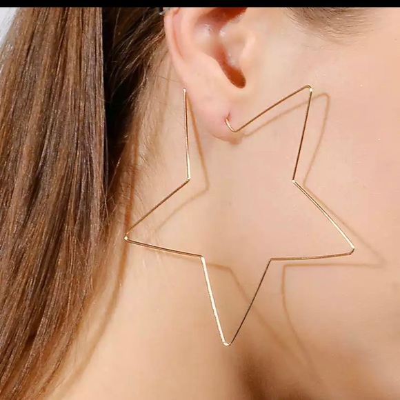 Big Star Jewelry - Big Star Shaped Stud Earrings